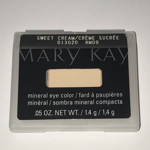 NIB Mary Kay Sweet Cream Mineral Eye Color